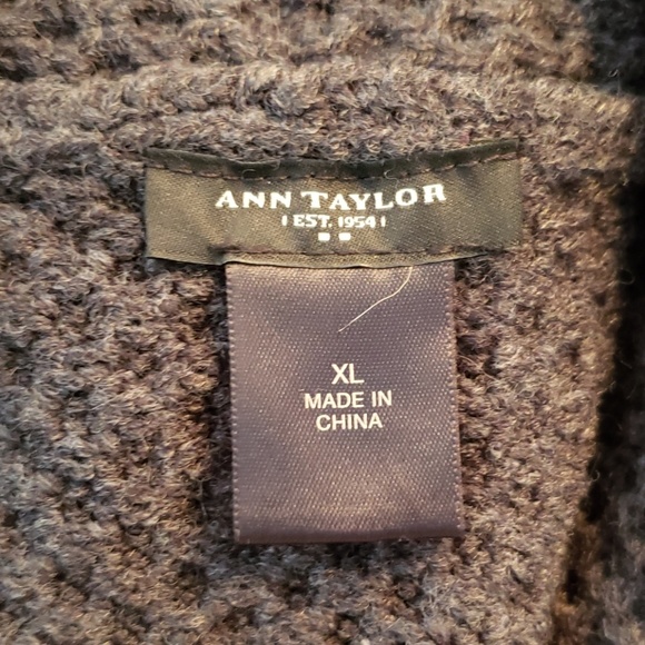 Sweater - Picture 4 of 5